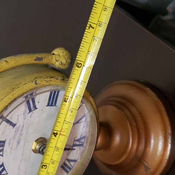 Old Metal Clock - Picture 9 of 10